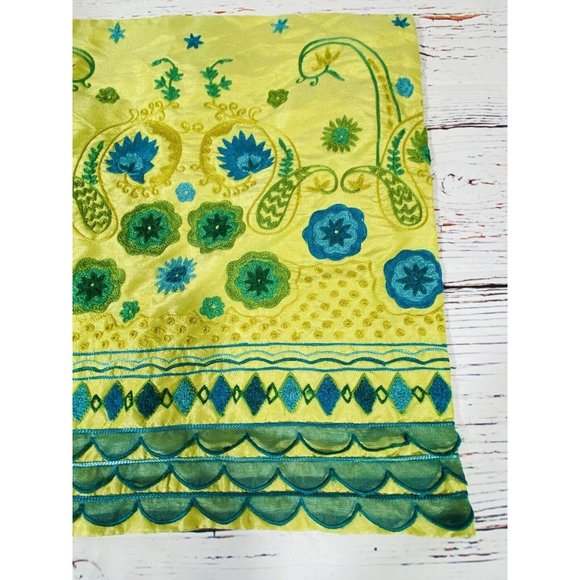 Pier 1 Embroidered Throw Pillow Cover Pillowcase Sham Bright Green 18" x 18" - Picture 2 of 10